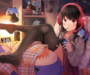 Rating: Safe Score: 66 Tags: bed black_hair blush drink food game_console headphones hood long_hair microphone mikkii original pocky red_eyes skirt thighhighs User: BattlequeenYume